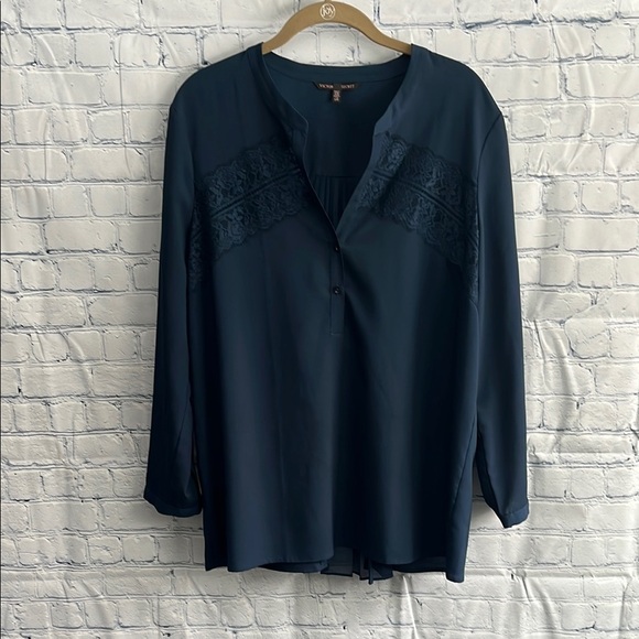 Victoria‎ Secret Women's Navy Lightweight Blouse Size Large - Picture 1 of 3